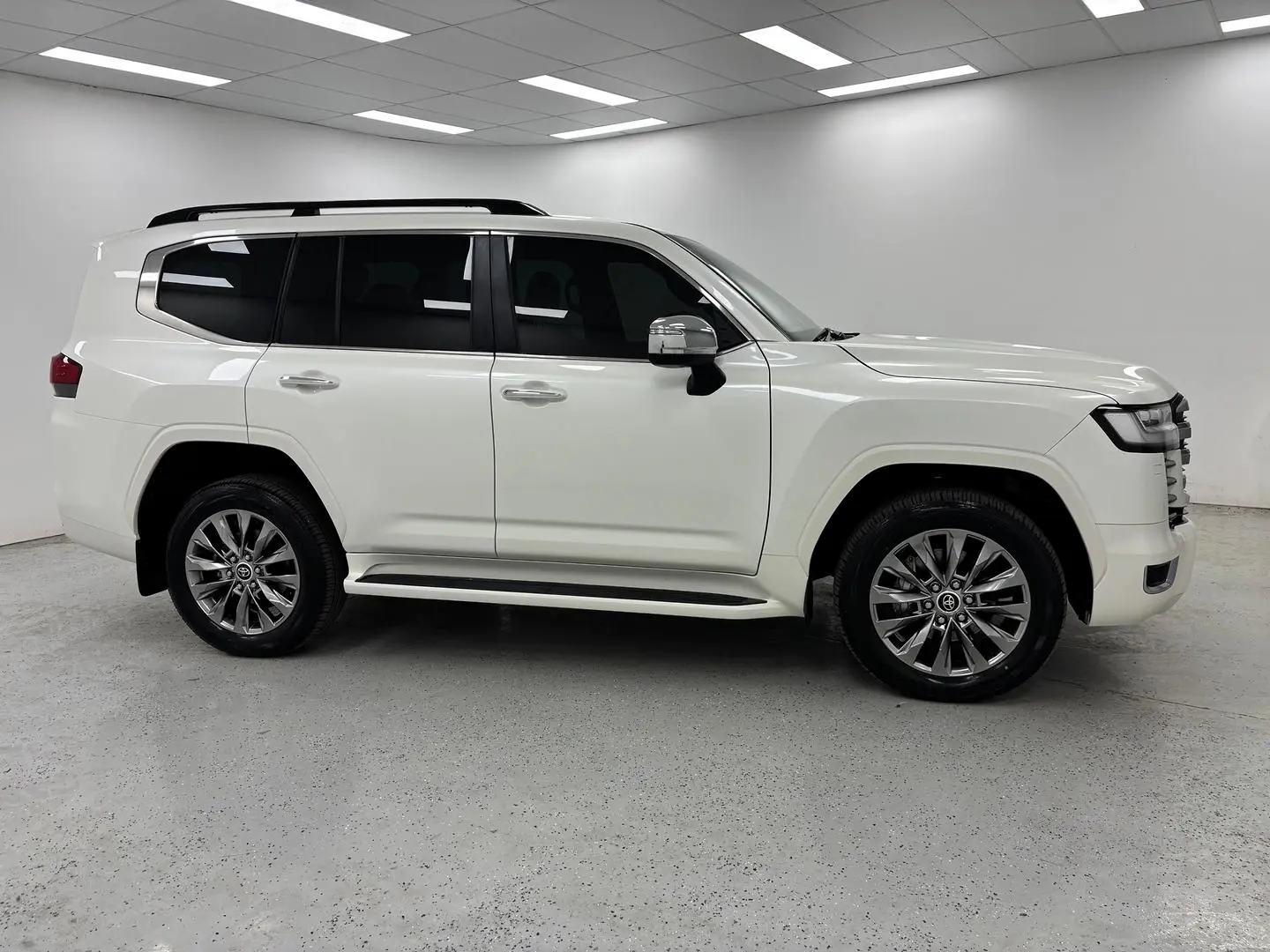 2022 Toyota Landcruiser Gallery Image 2