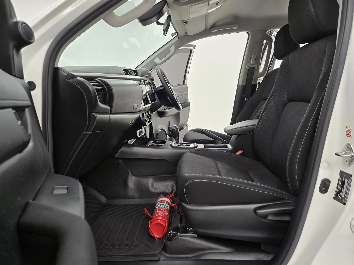 2019 Toyota Hilux Gallery Image 17