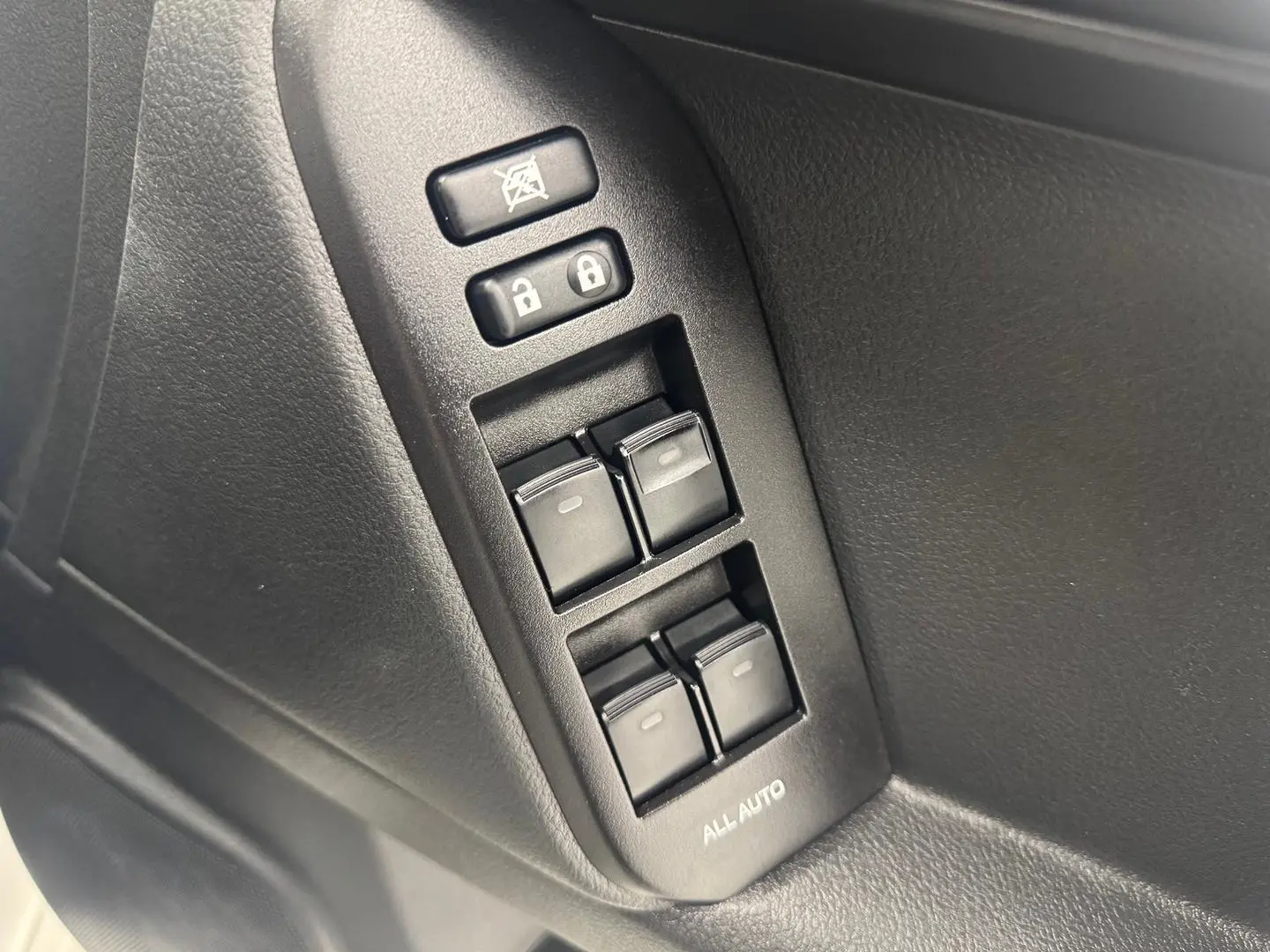 2022 Toyota Landcruiser Prado Gallery Image 16