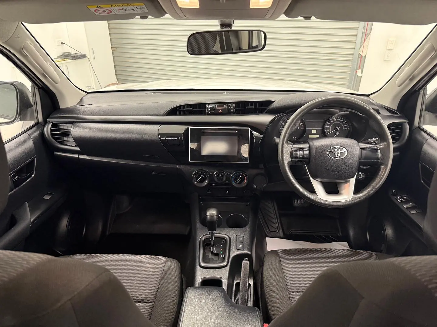 2017 Toyota Hilux Gallery Image 24