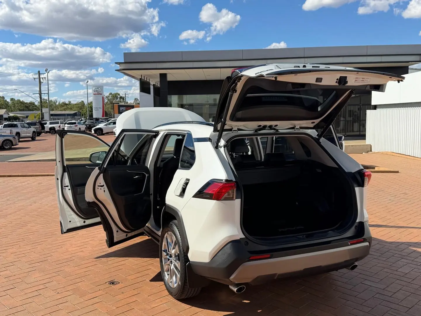 2020 Toyota RAV4 Gallery Image 10