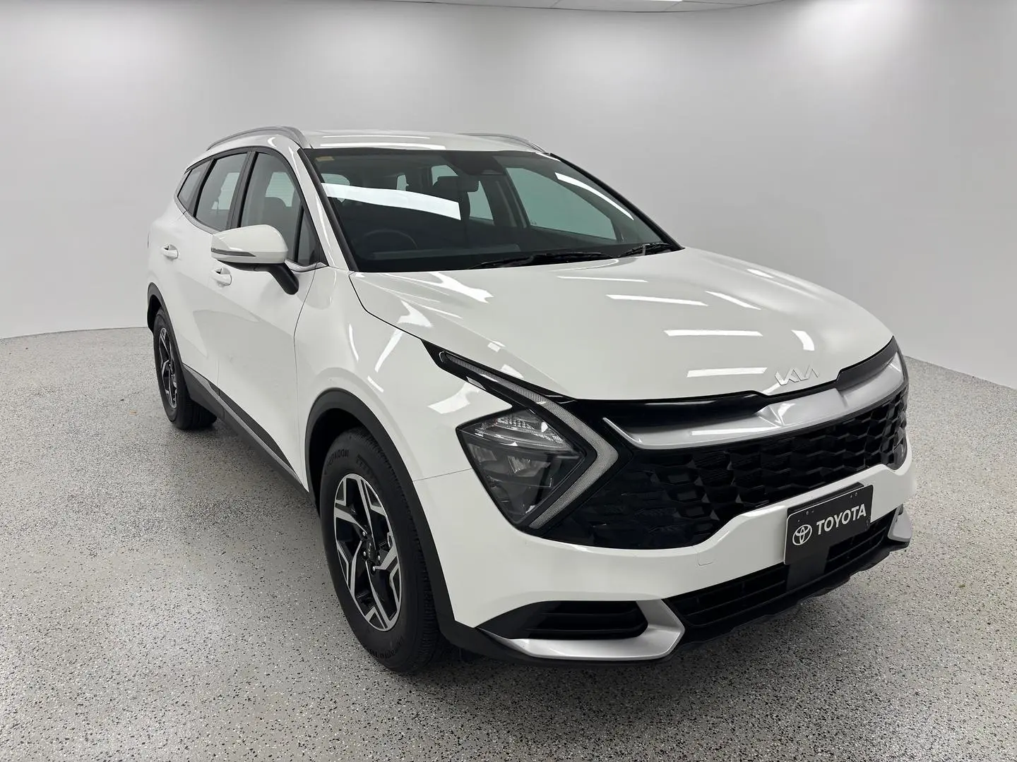 2024 Kia Sportage Gallery Image 1