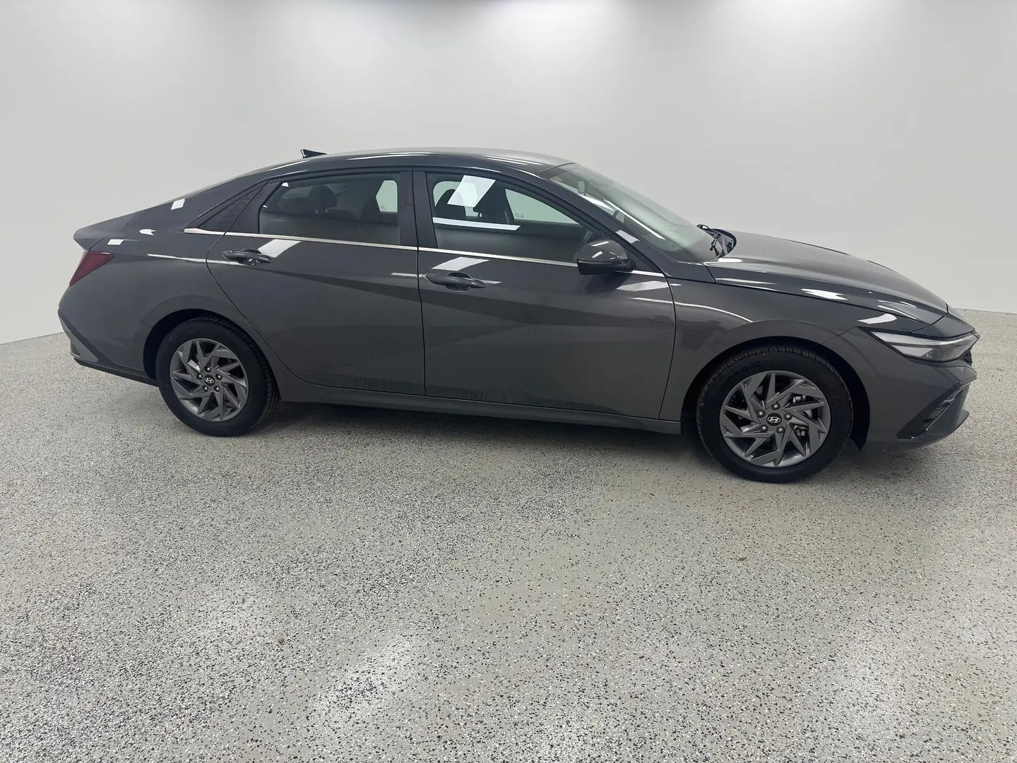 2024 Hyundai i30 Gallery Image 2