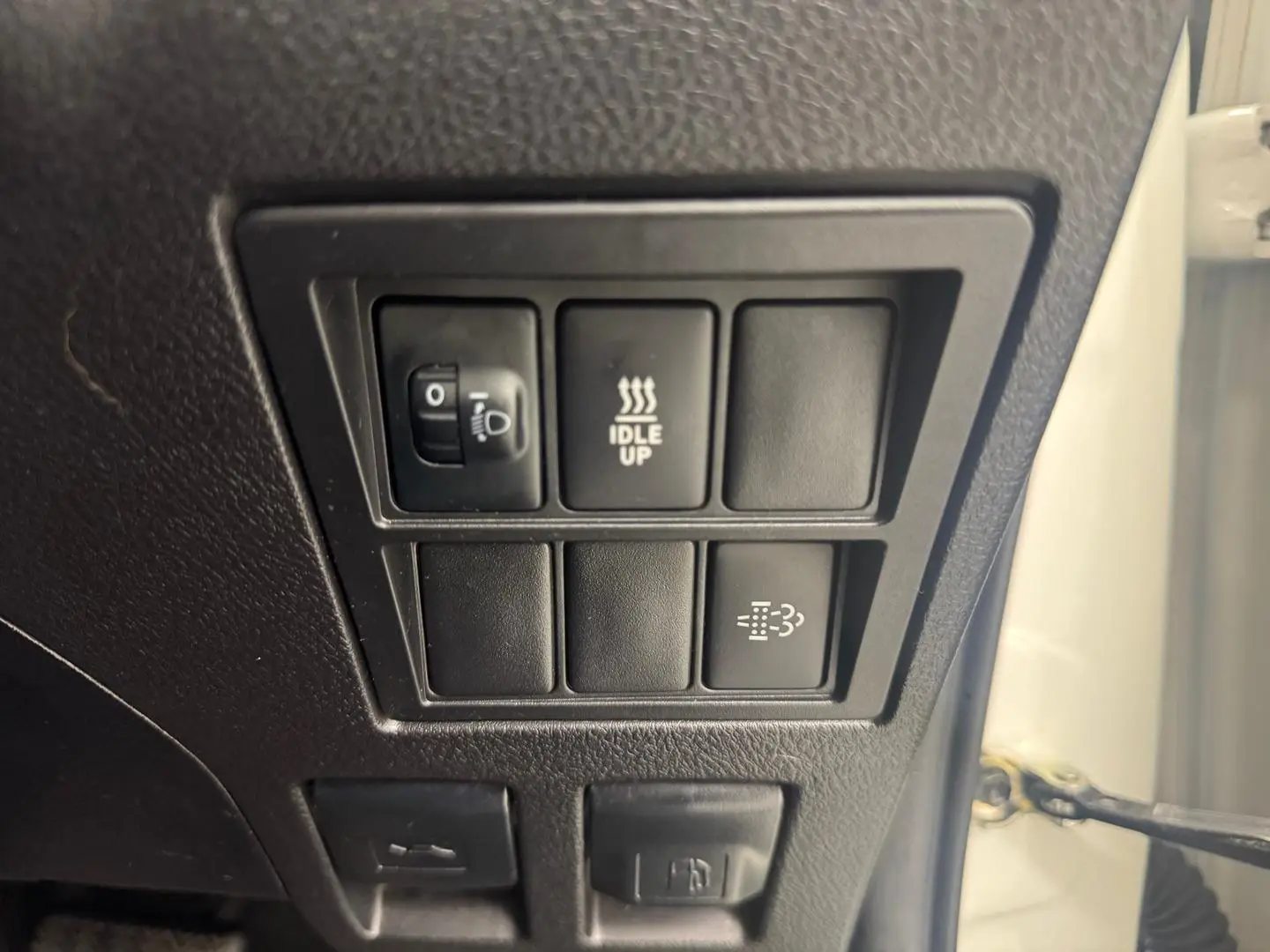 2022 Toyota Hilux Gallery Image 15