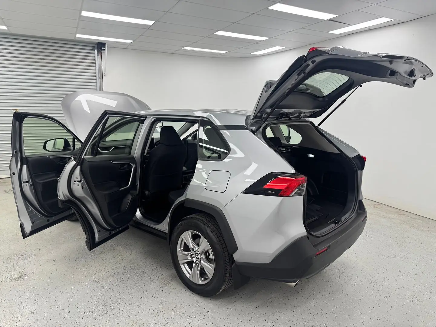 2024 Toyota RAV4 Gallery Image 10