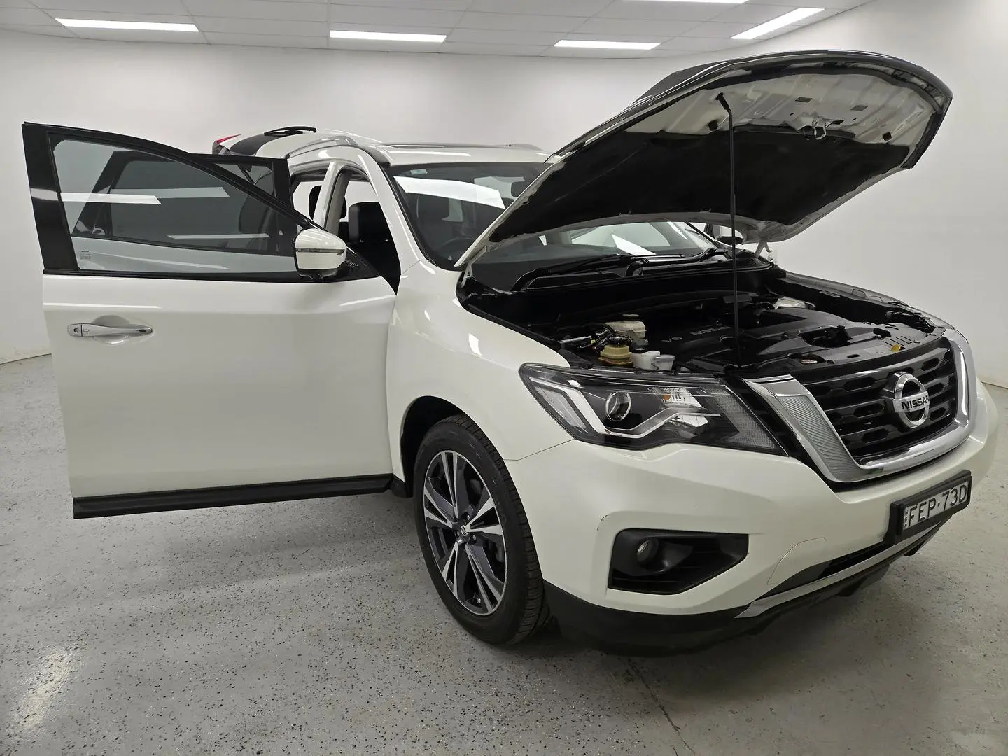 2017 Nissan Pathfinder Gallery Image 7