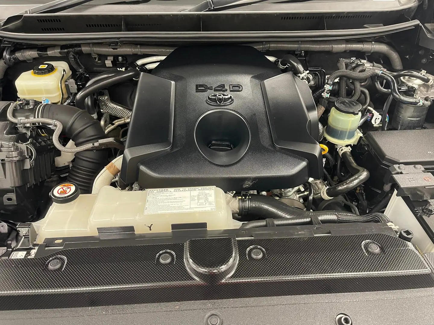 2021 Toyota Landcruiser Prado Gallery Image 15