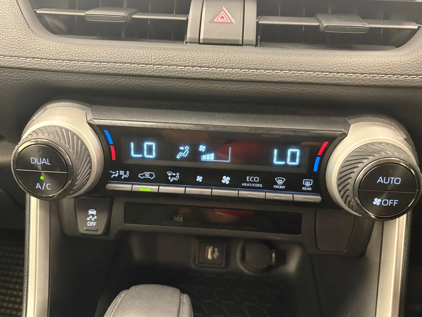 2024 Toyota RAV4 Gallery Image 25