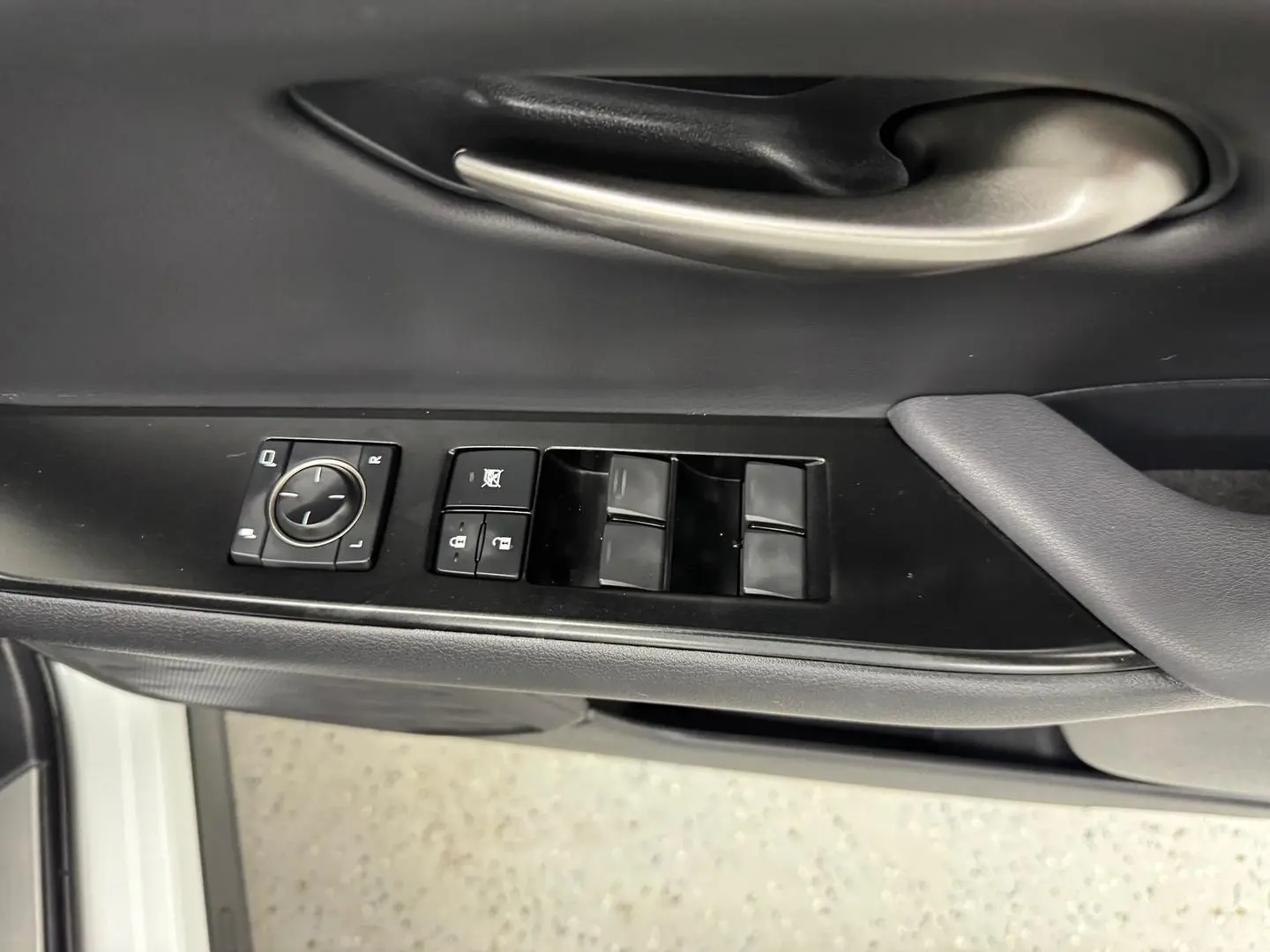 2023 Lexus UX Gallery Image 21