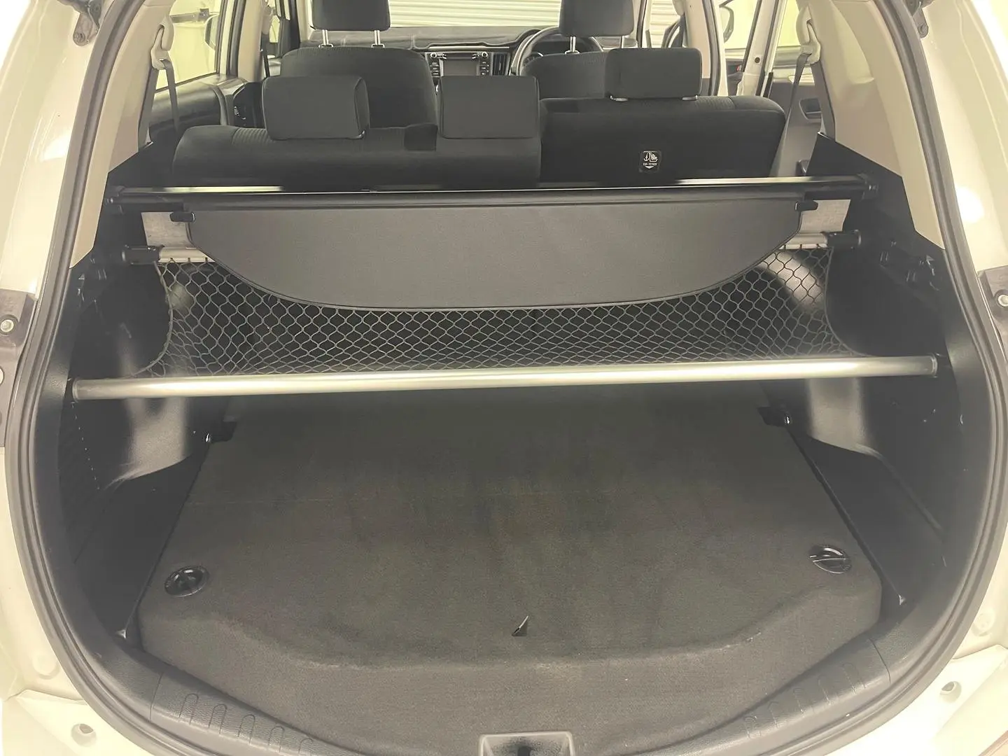 2018 Toyota RAV4 Gallery Image 19