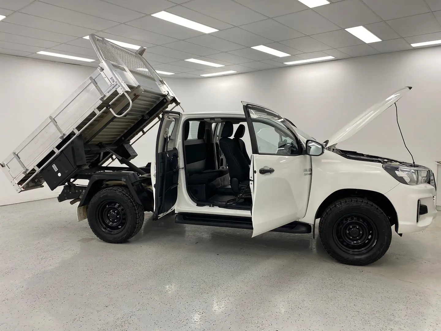 2019 Toyota Hilux Image 11