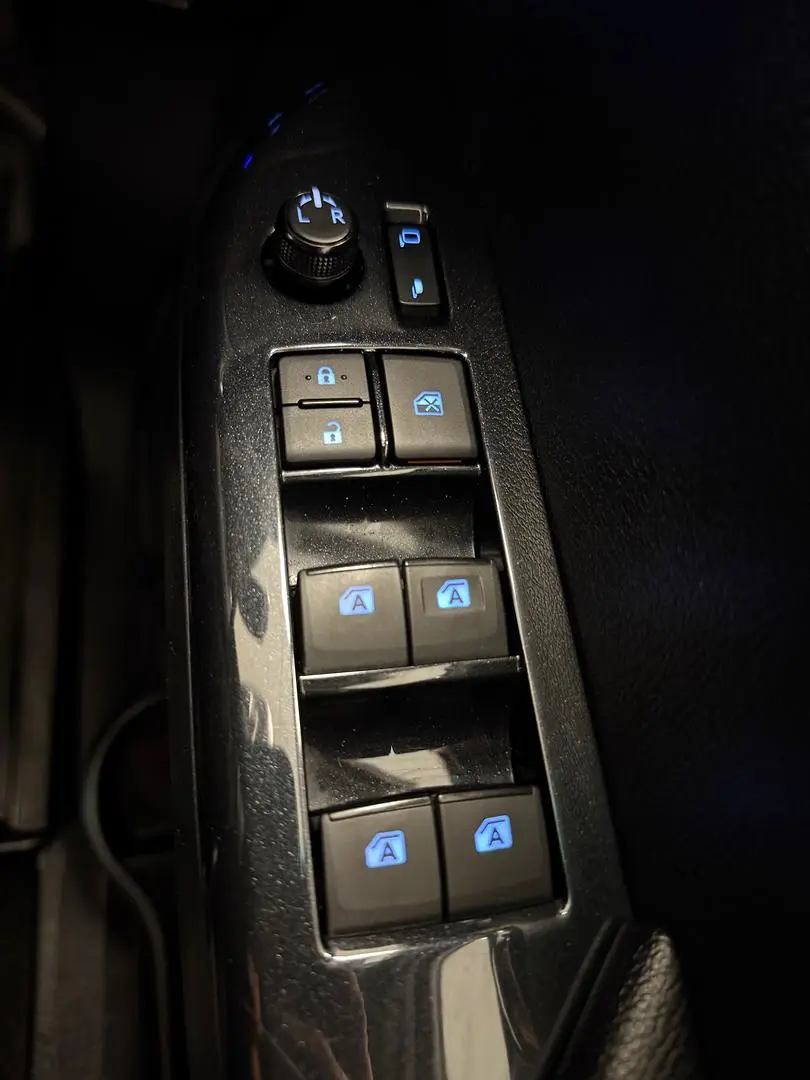 2022 Toyota Hilux Gallery Image 33