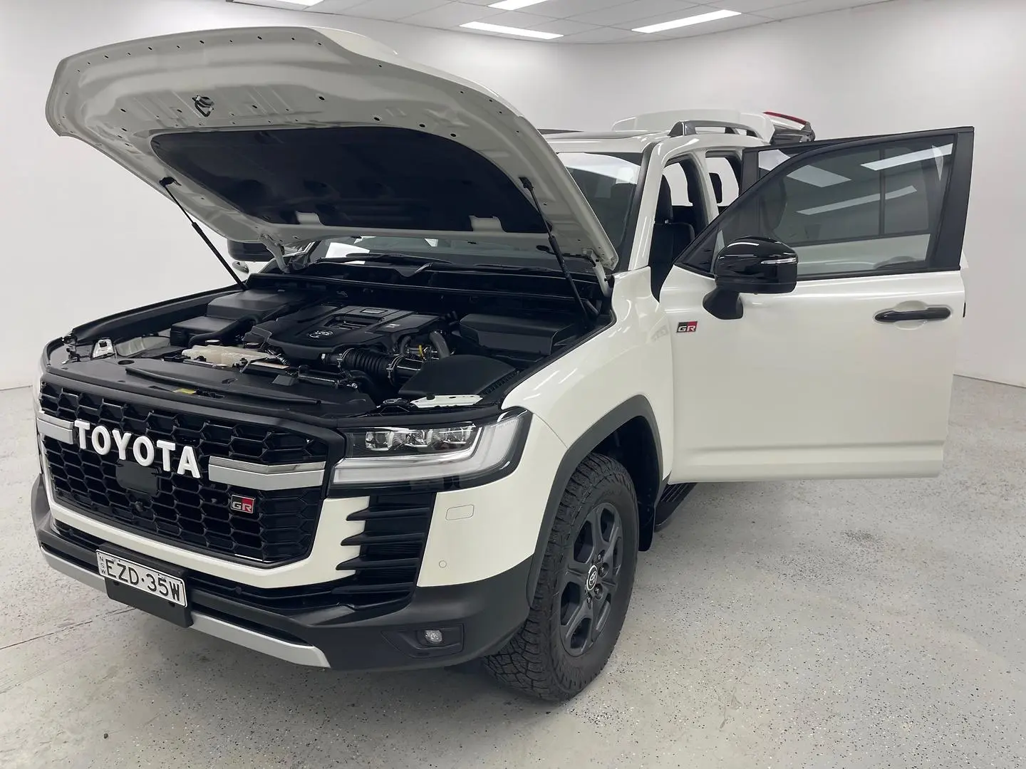 2022 Toyota Landcruiser Gallery Image 13