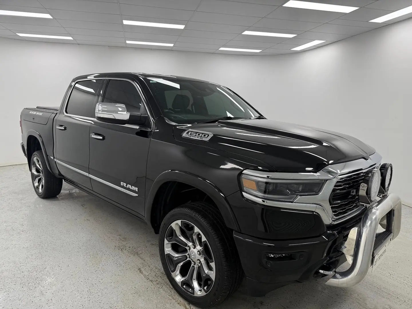 2021 RAM 1500 Gallery Image 1