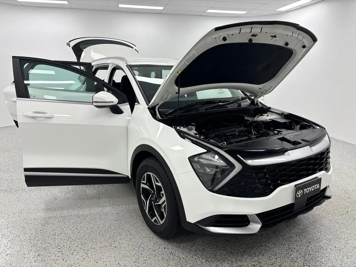 2024 Kia Sportage Gallery Image 8