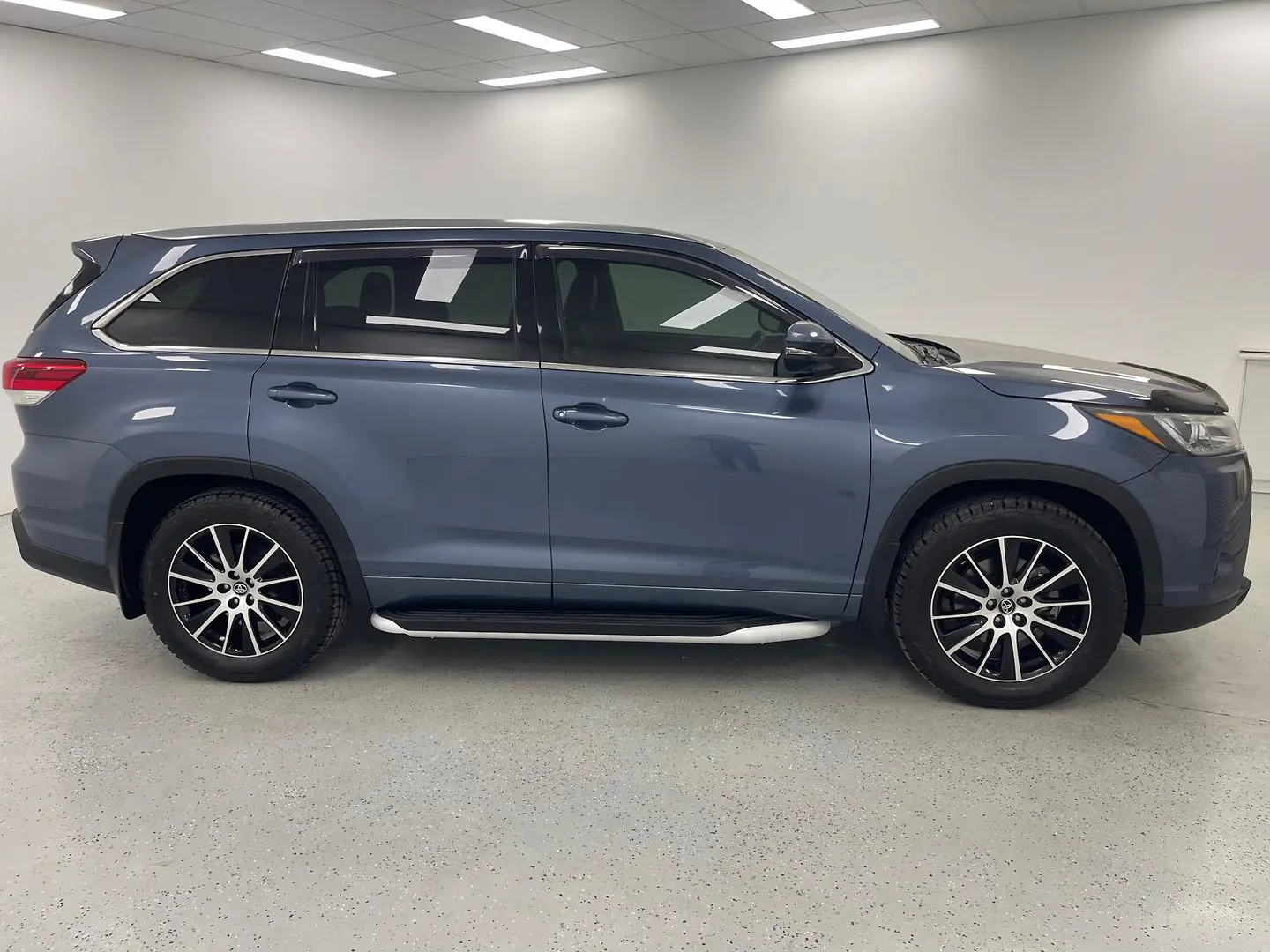 2019 Toyota Kluger Gallery Image 2