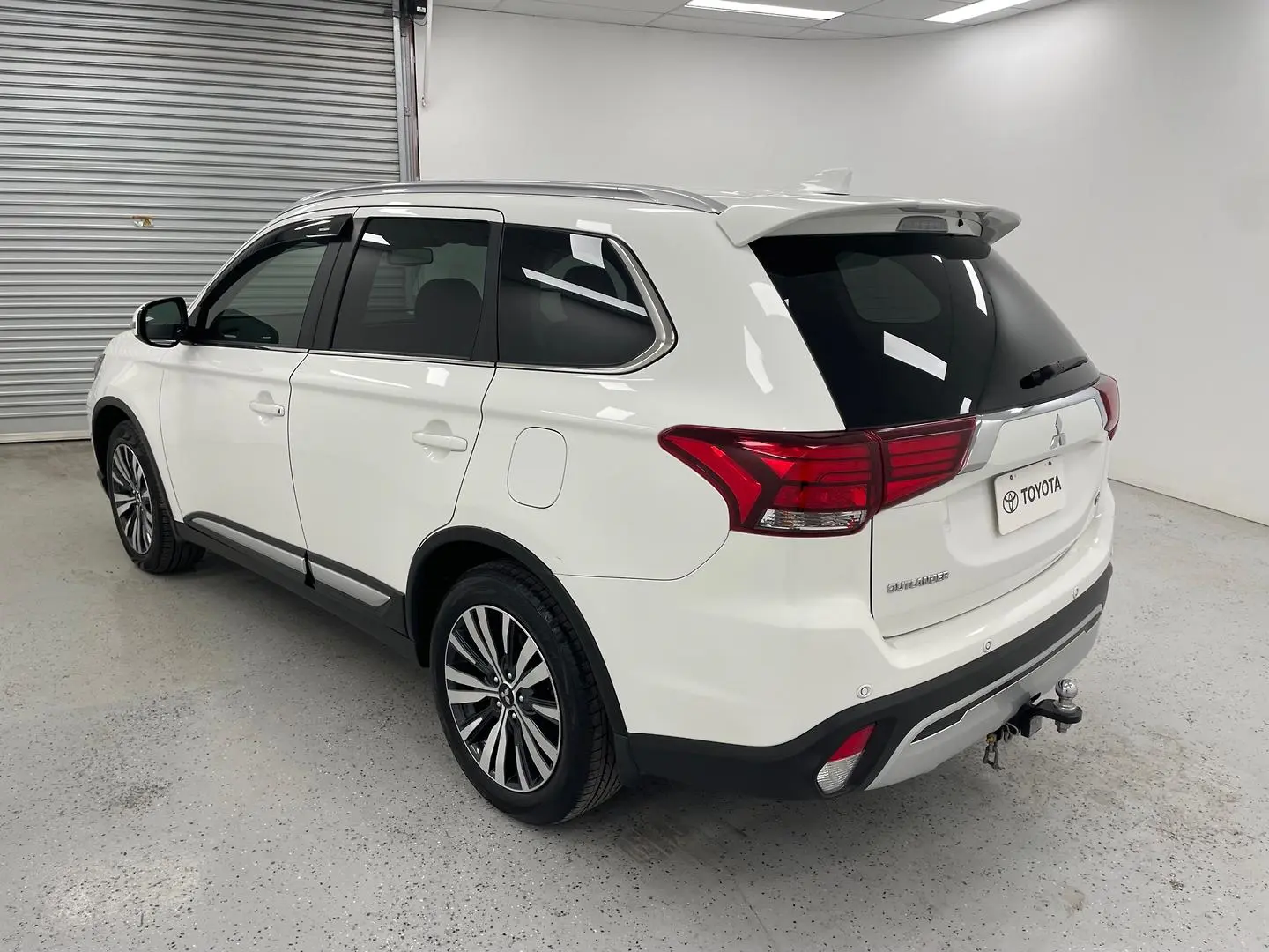 2019 Mitsubishi Outlander Gallery Image 5