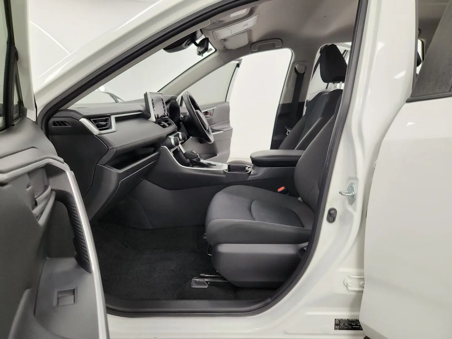 2020 Toyota RAV4 Gallery Image 18