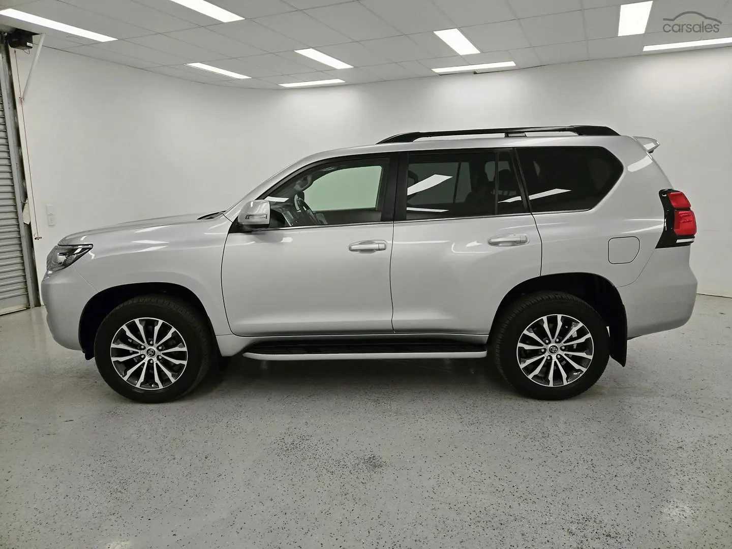 2023 Toyota Landcruiser Prado Image 6