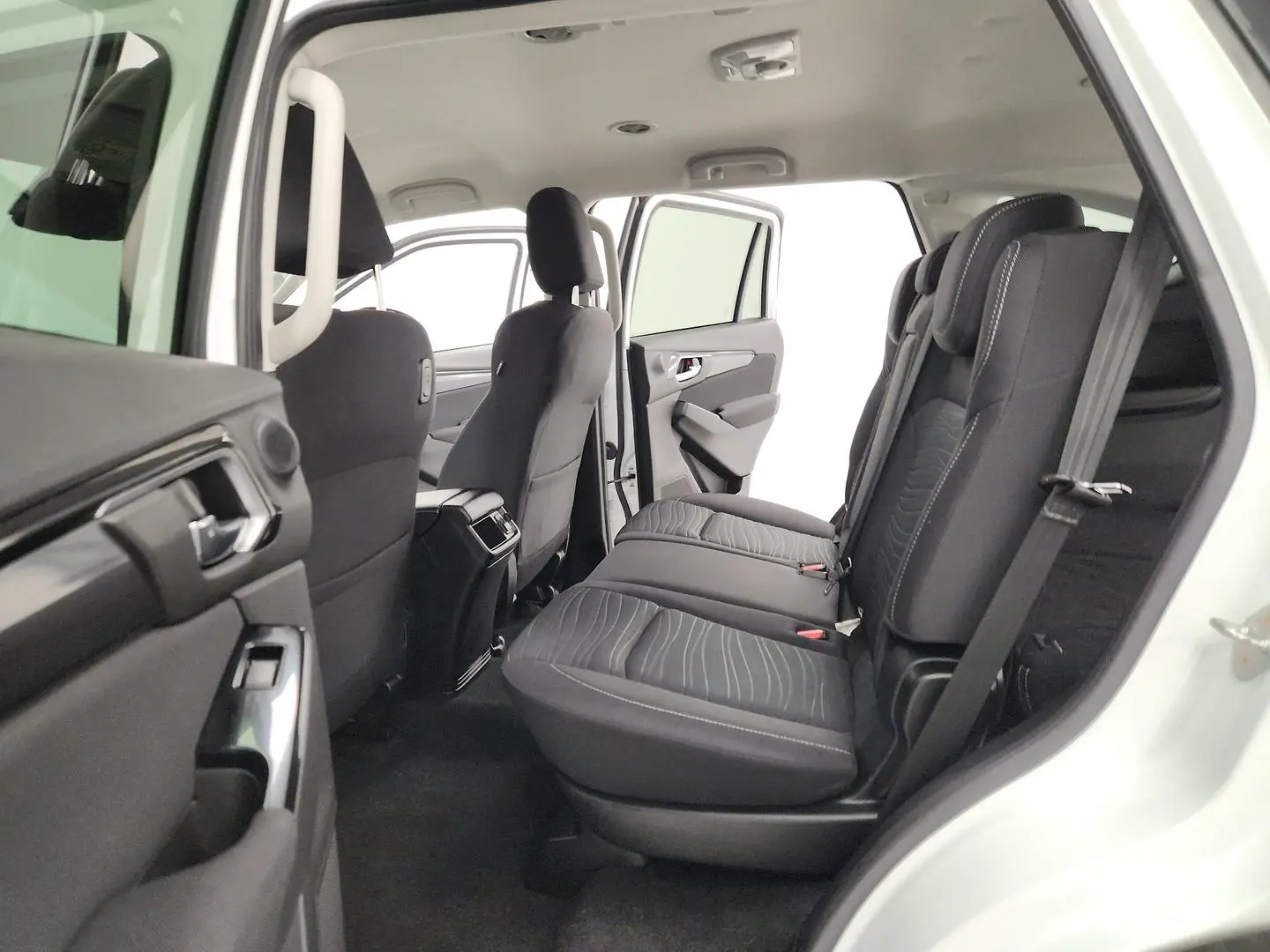 2023 Isuzu MU-X Gallery Image 19