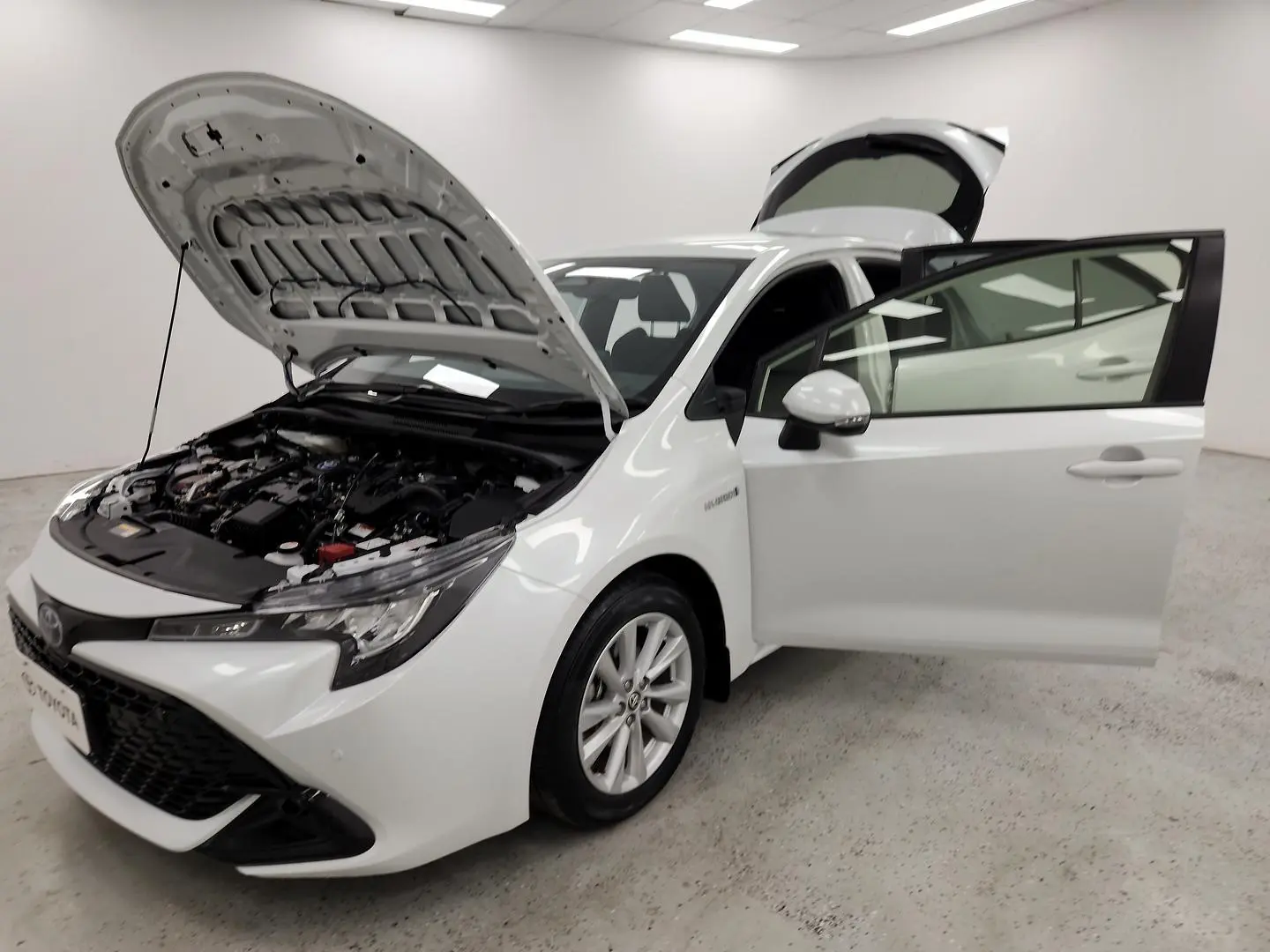 2023 Toyota Corolla Gallery Image 14