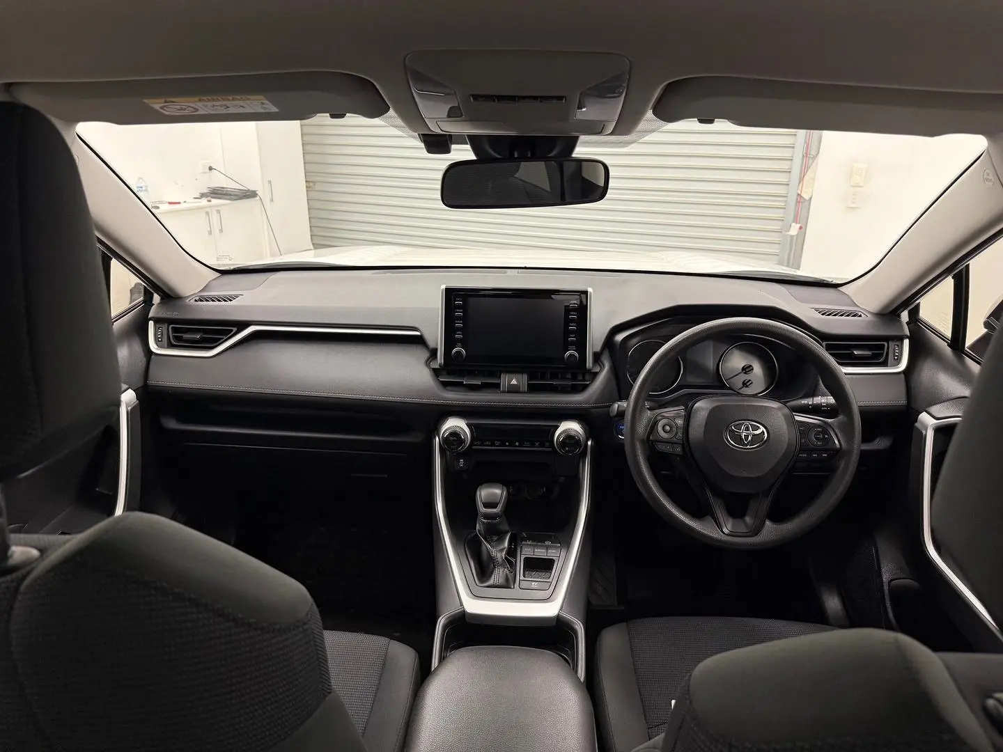 2020 Toyota RAV4 Gallery Image 24