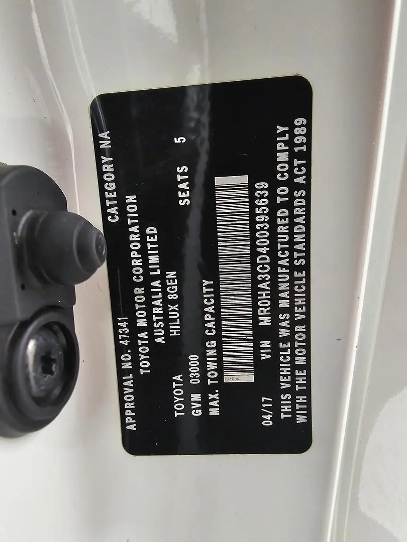 2017 Toyota Hilux Gallery Image 13