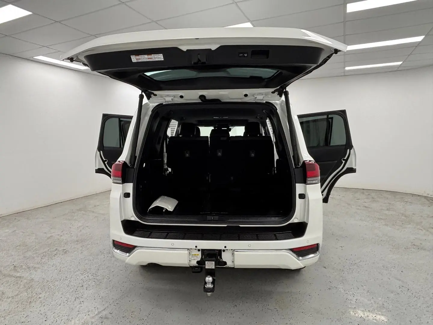 2022 Toyota Landcruiser Gallery Image 11