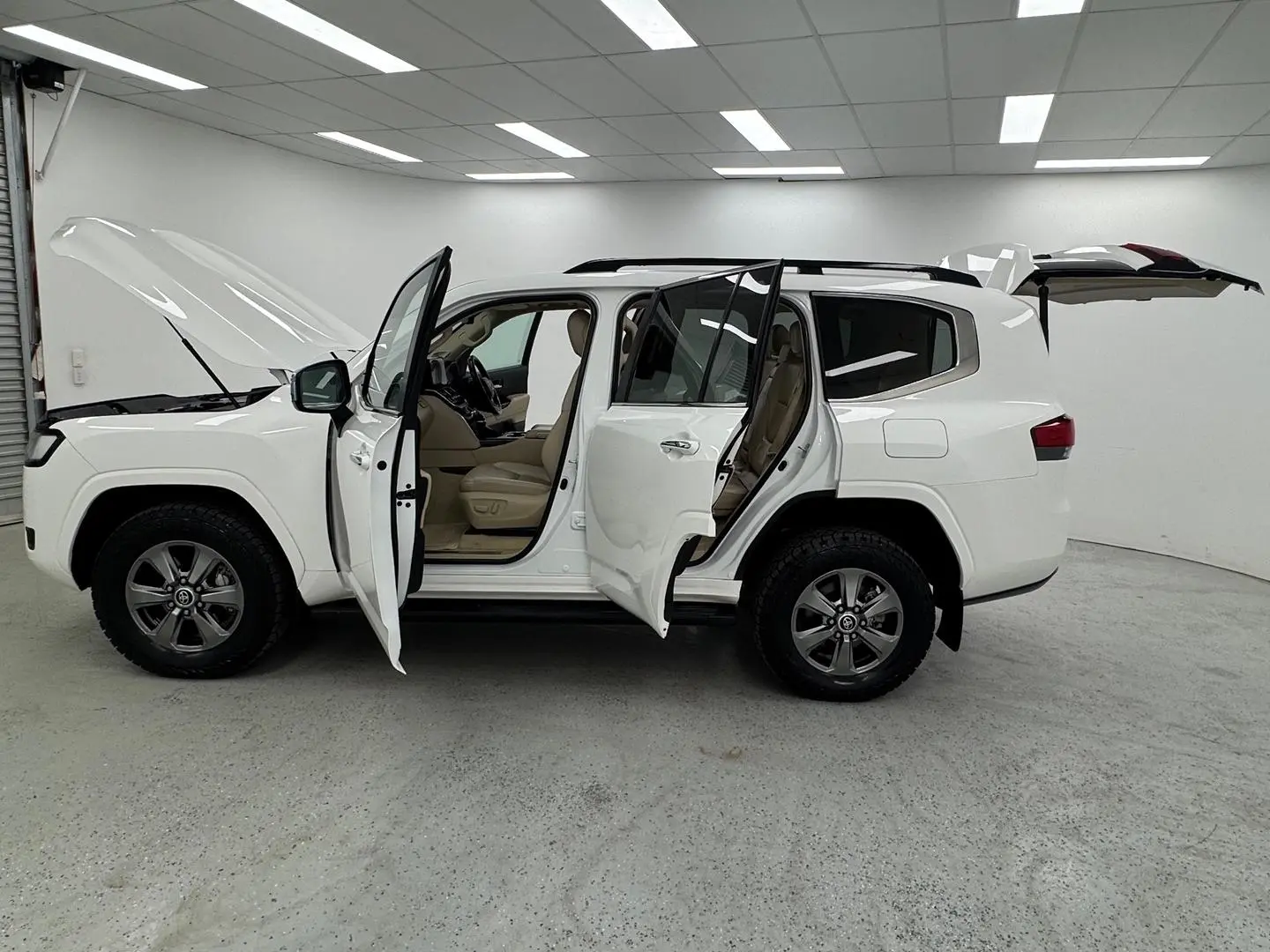 2022 Toyota Landcruiser Gallery Image 11