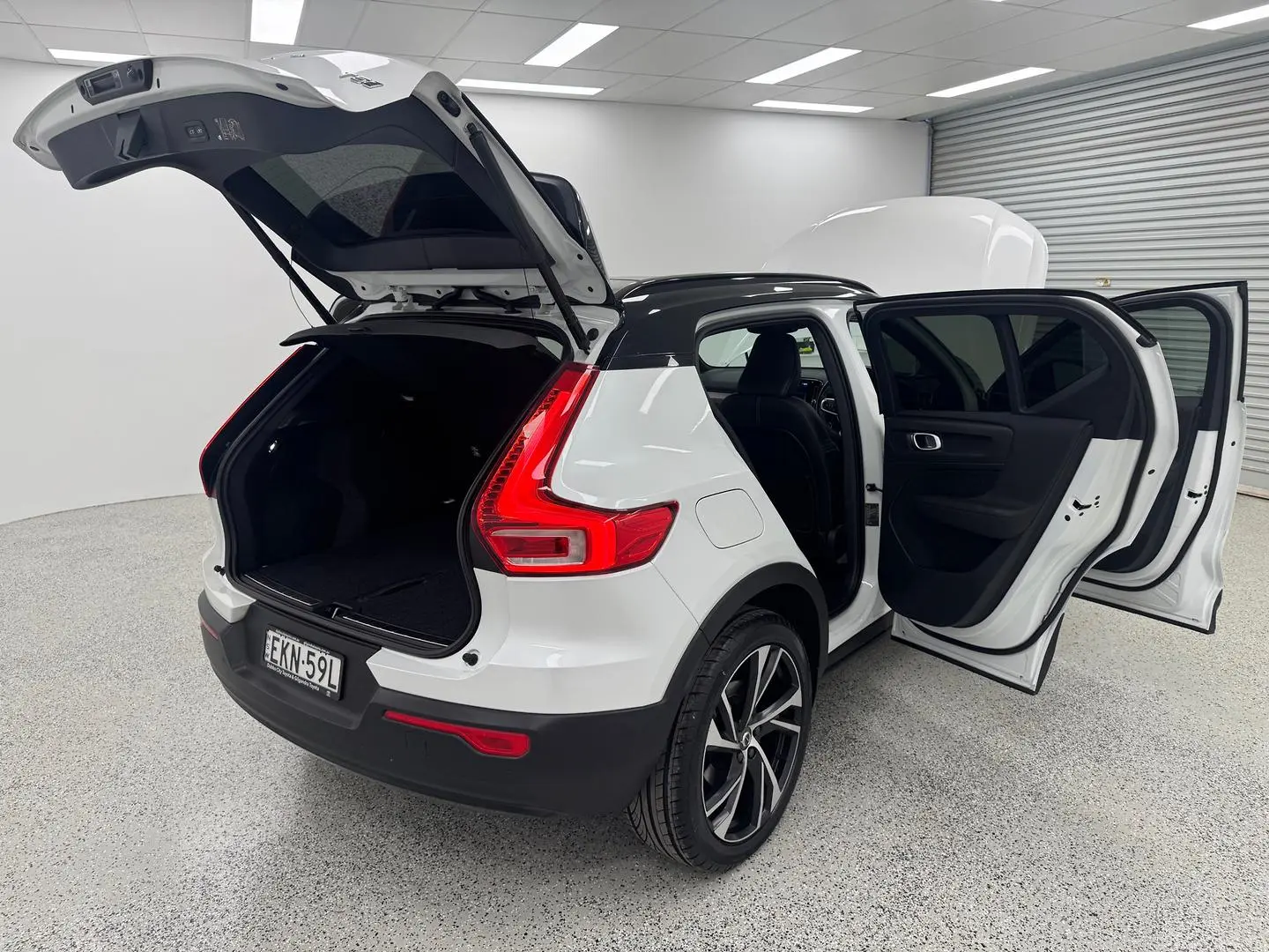 2020 Volvo XC40 Gallery Image 9