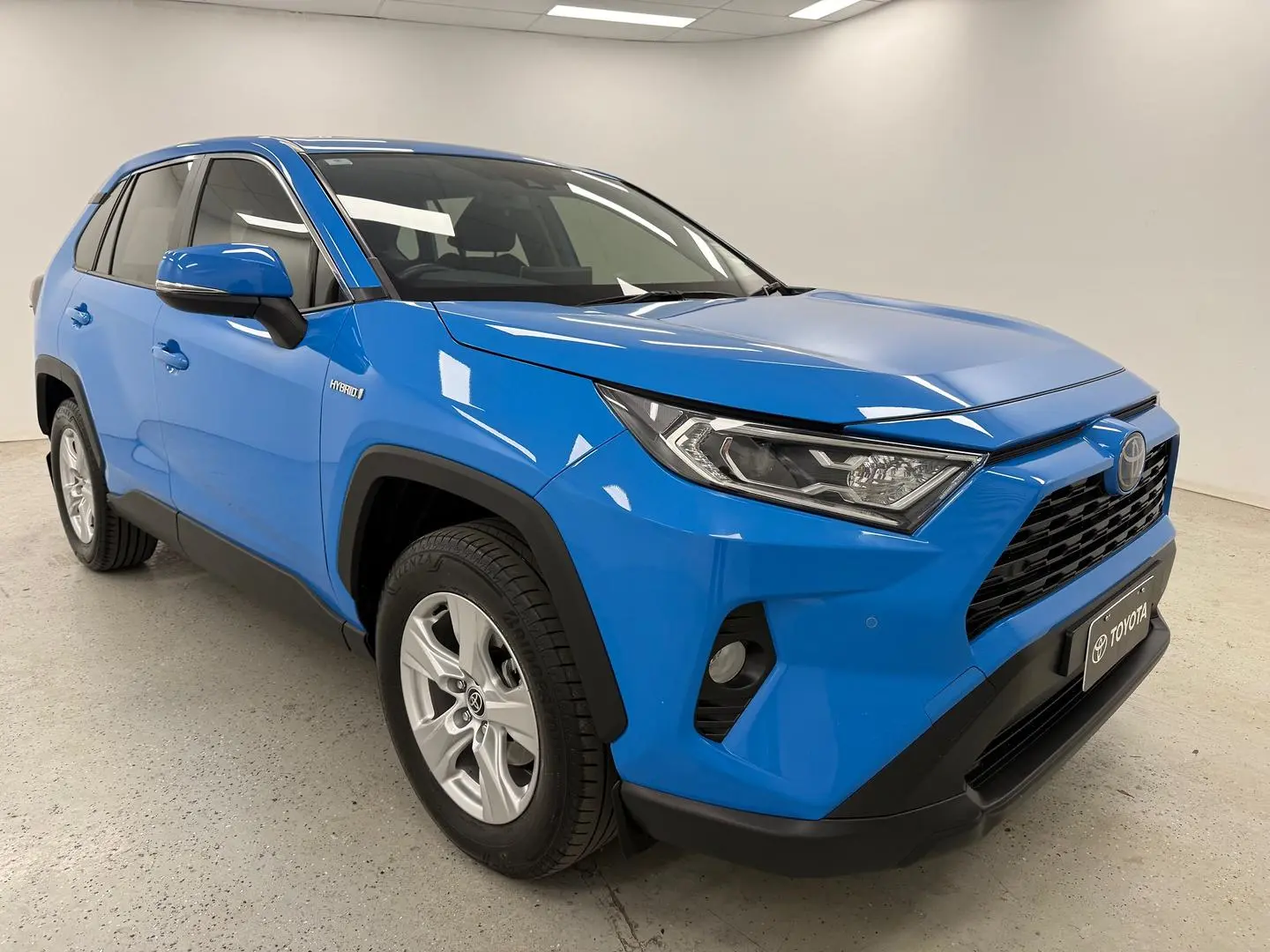 2021 Toyota RAV4 Gallery Image 1