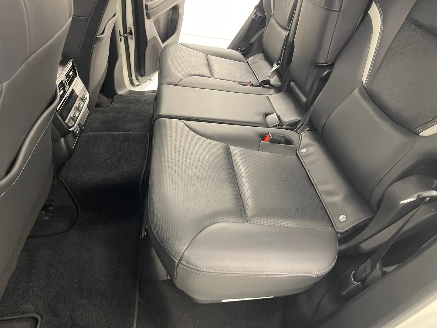 2022 Toyota Landcruiser Gallery Image 18