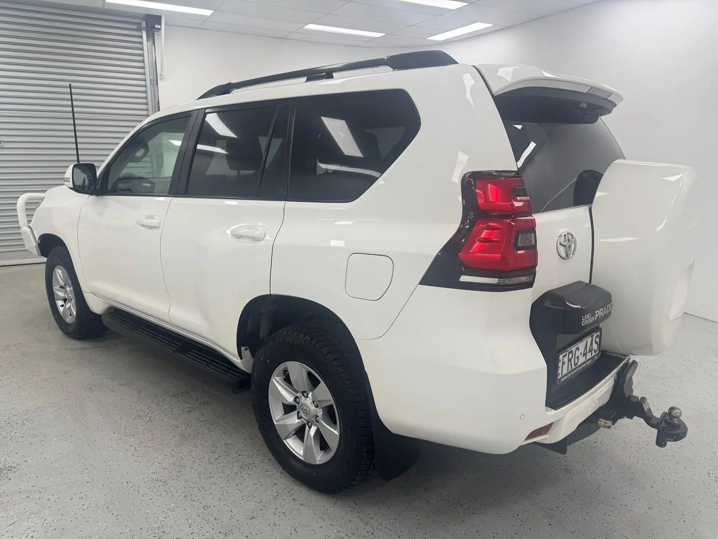 2018 Toyota Landcruiser Prado Gallery Image 4