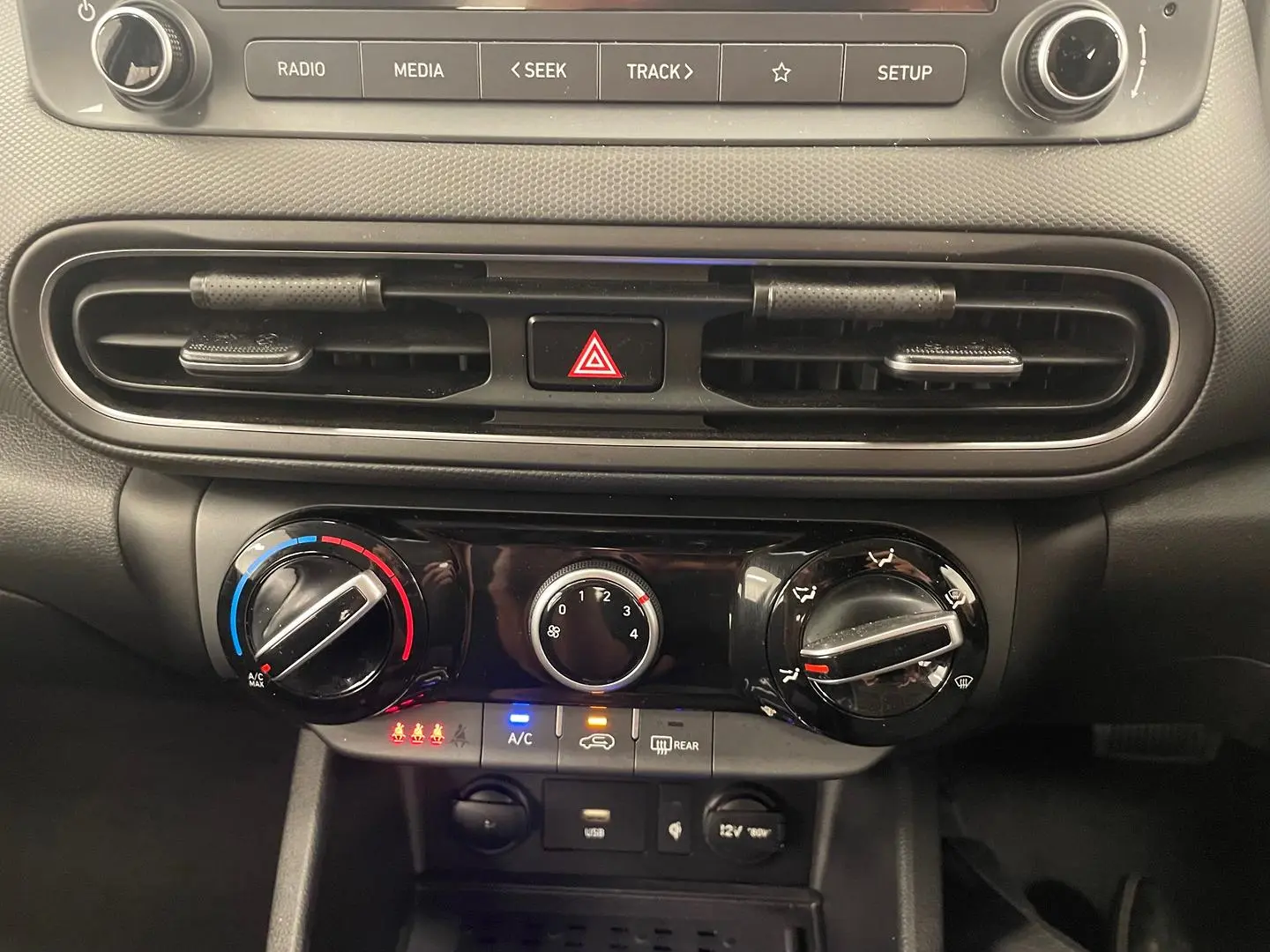 2023 Hyundai Kona Gallery Image 28