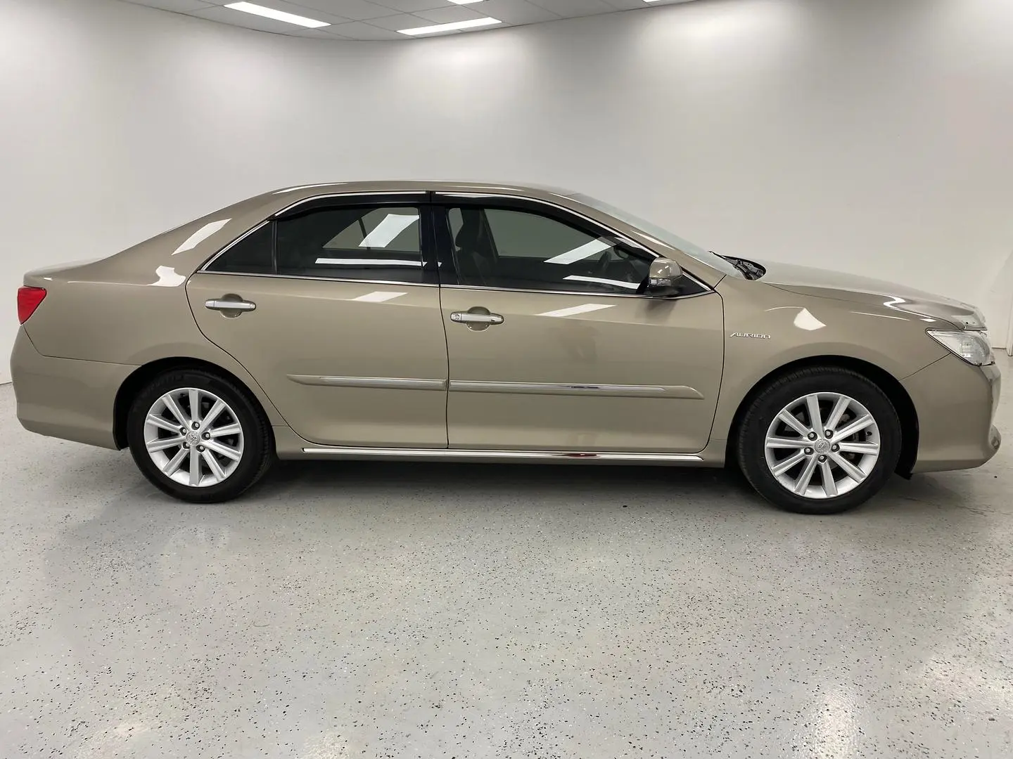 2013 Toyota Aurion Image 2