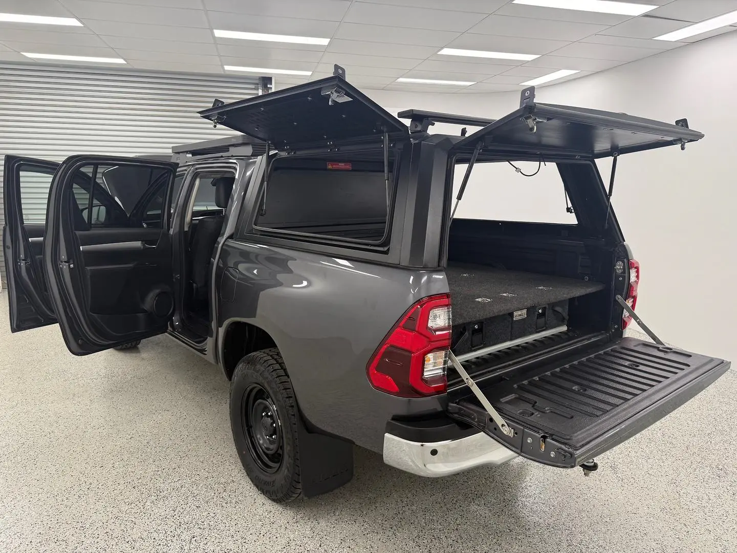 2022 Toyota Hilux Gallery Image 13