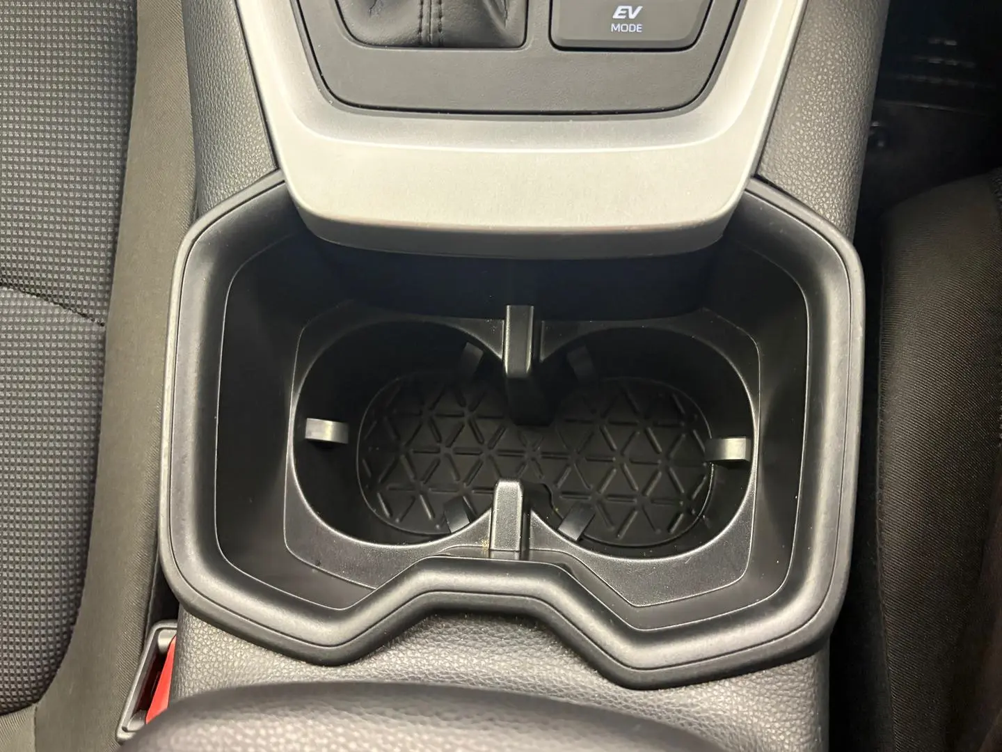 2024 Toyota RAV4 Gallery Image 27