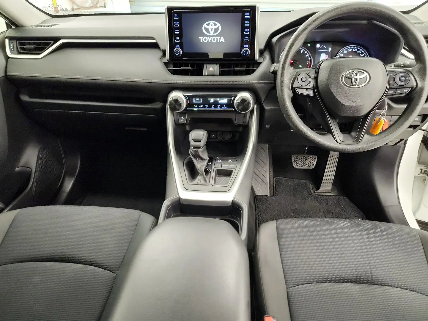 2020 Toyota RAV4 Gallery Image 25