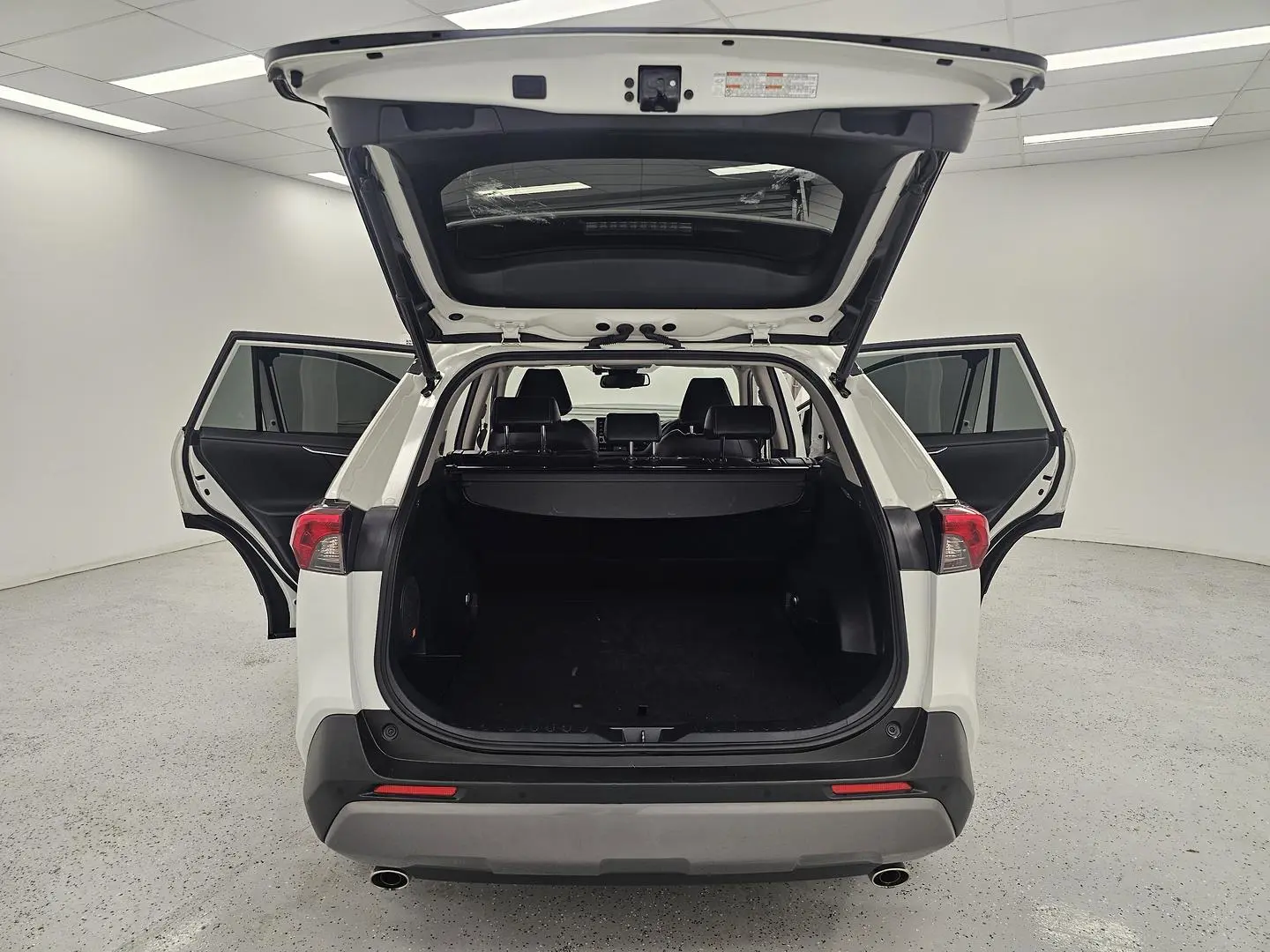 2021 Toyota RAV4 Gallery Image 17