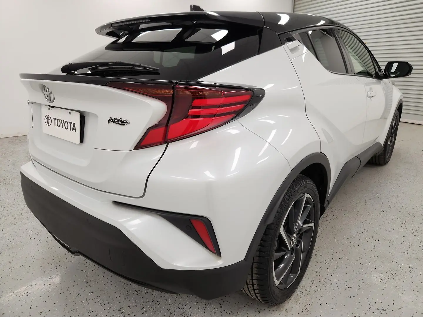 2022 Toyota C-HR Gallery Image 3