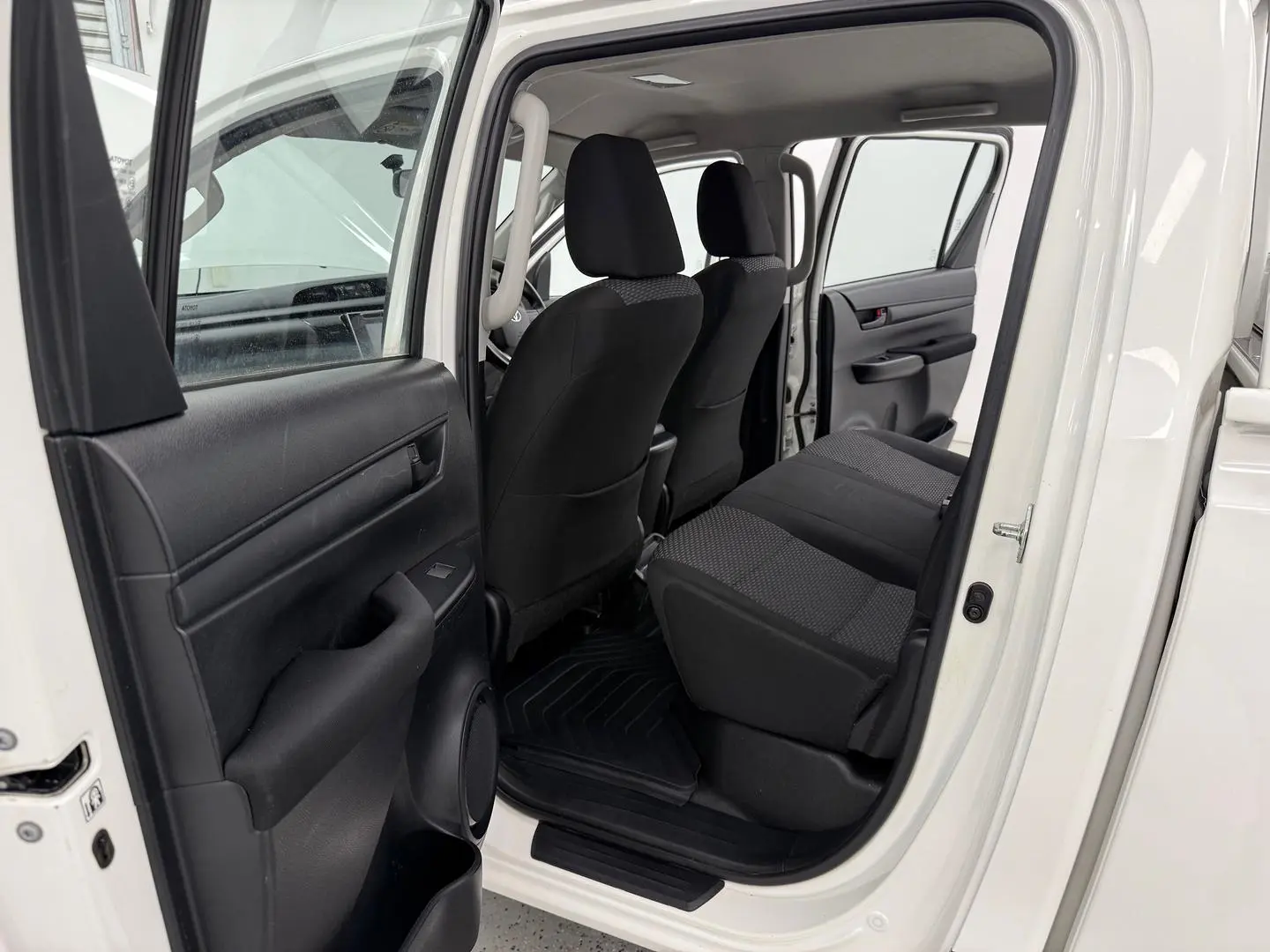 2018 Toyota Hilux Gallery Image 12