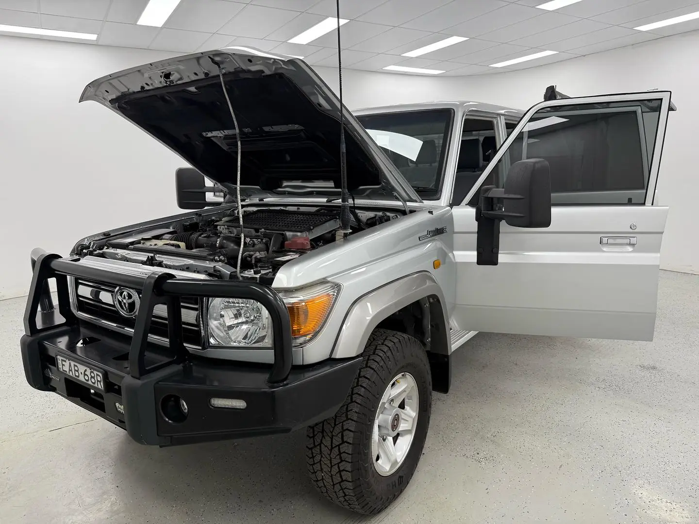 2018 Toyota Landcruiser Gallery Image 8