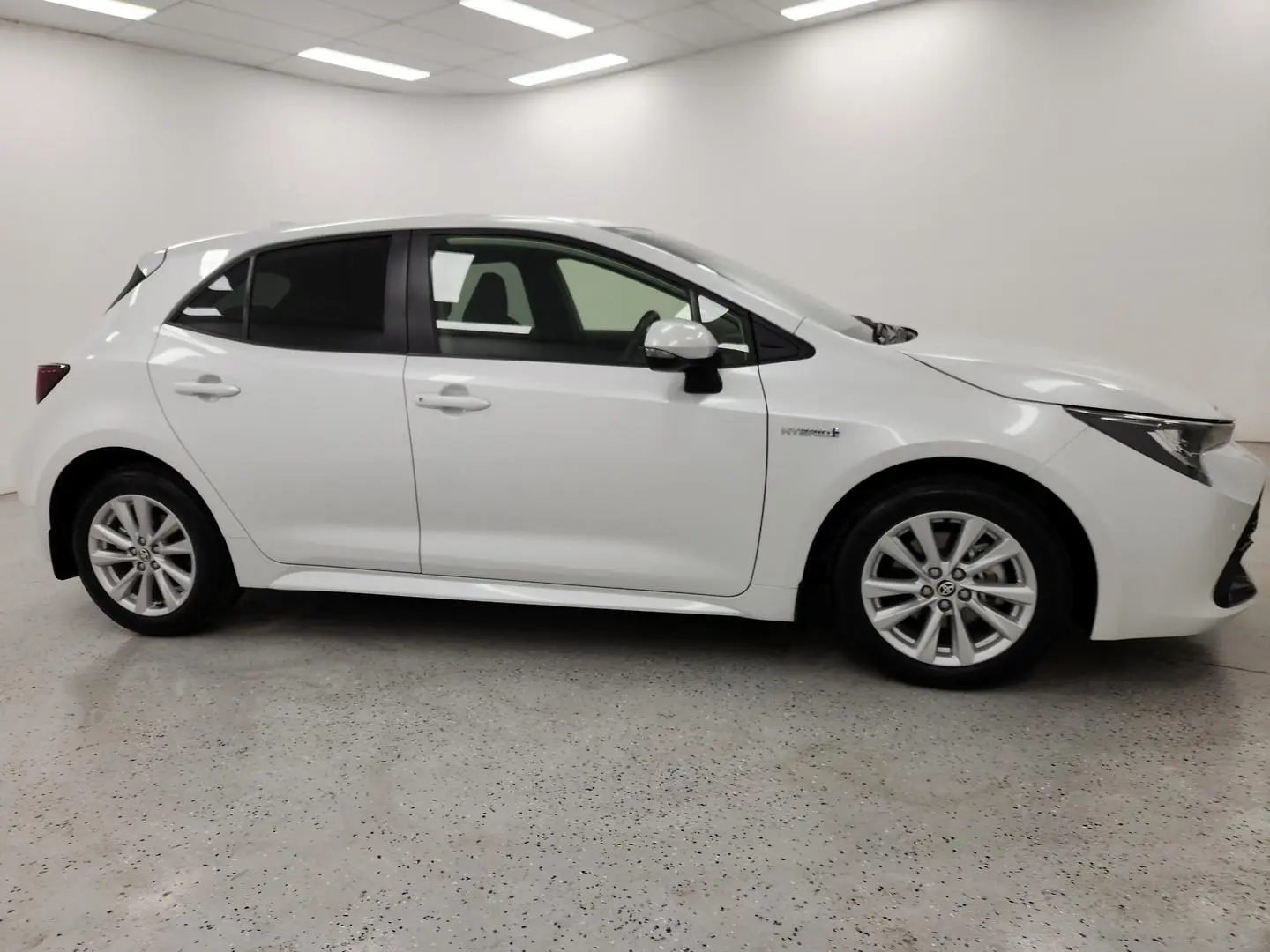 2023 Toyota Corolla Gallery Image 2