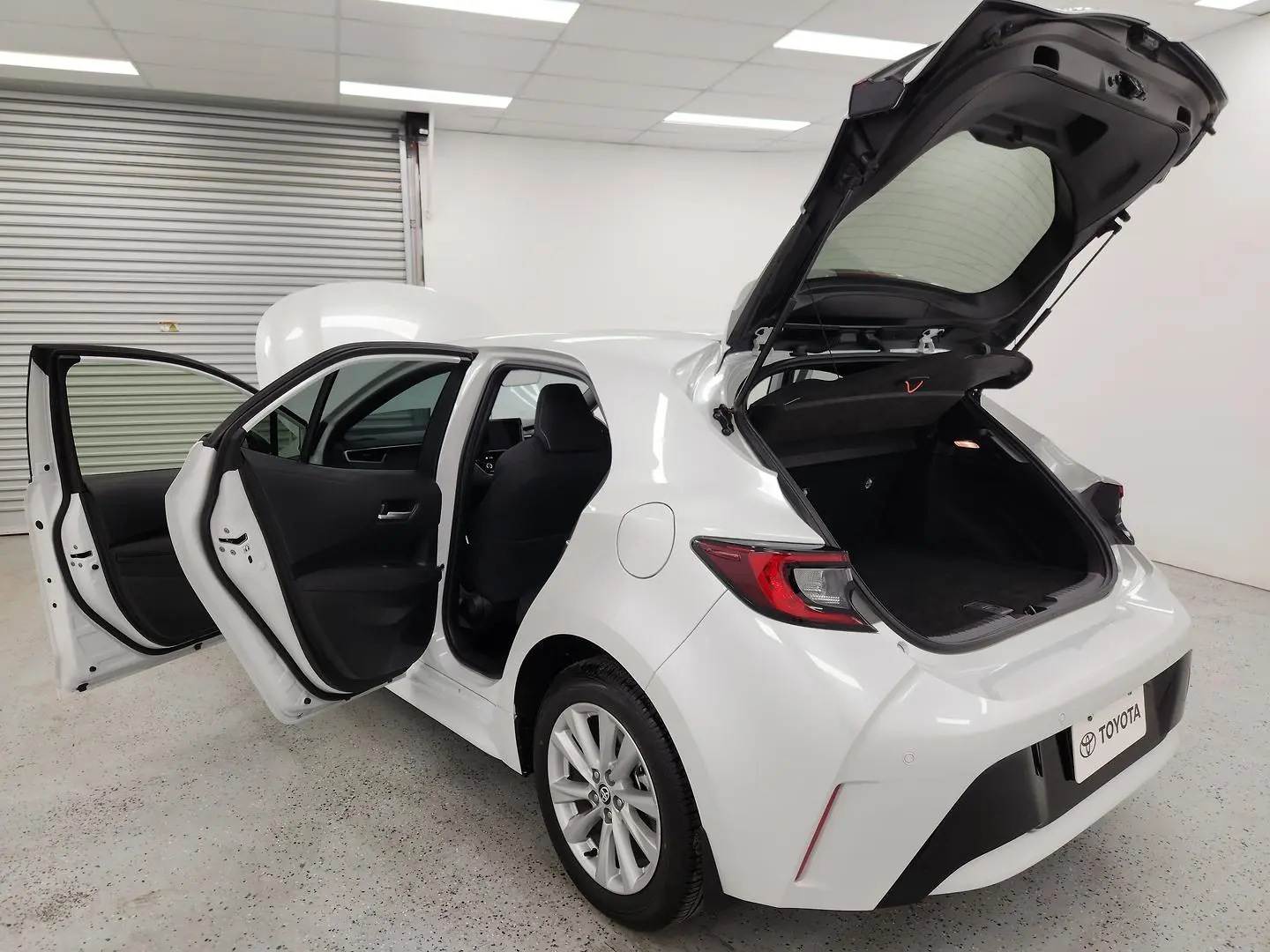 2023 Toyota Corolla Gallery Image 12