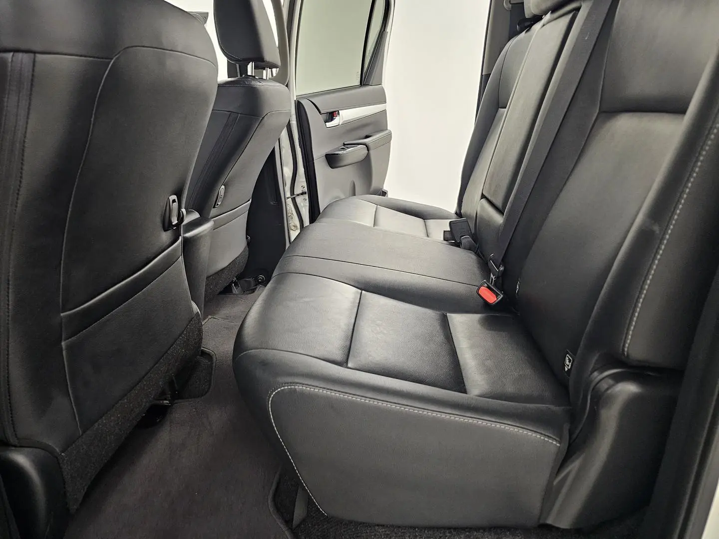 2017 Toyota Hilux Gallery Image 15