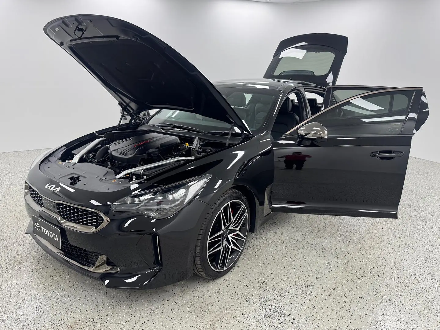 2022 Kia Stinger Gallery Image 12