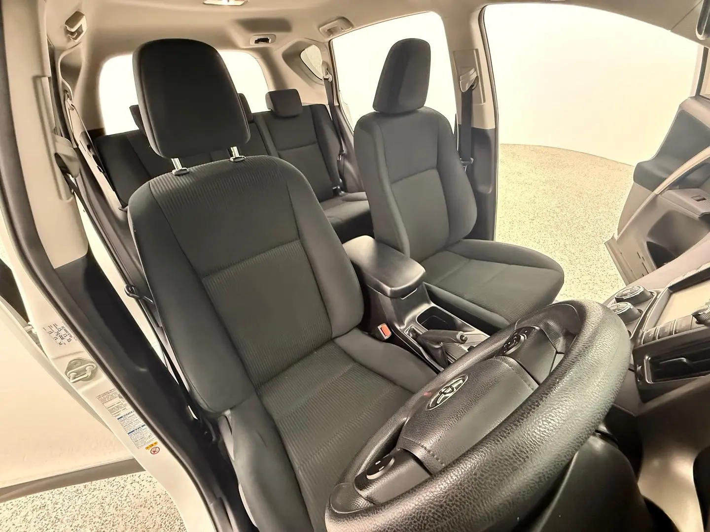 2014 Toyota RAV4 Gallery Image 20