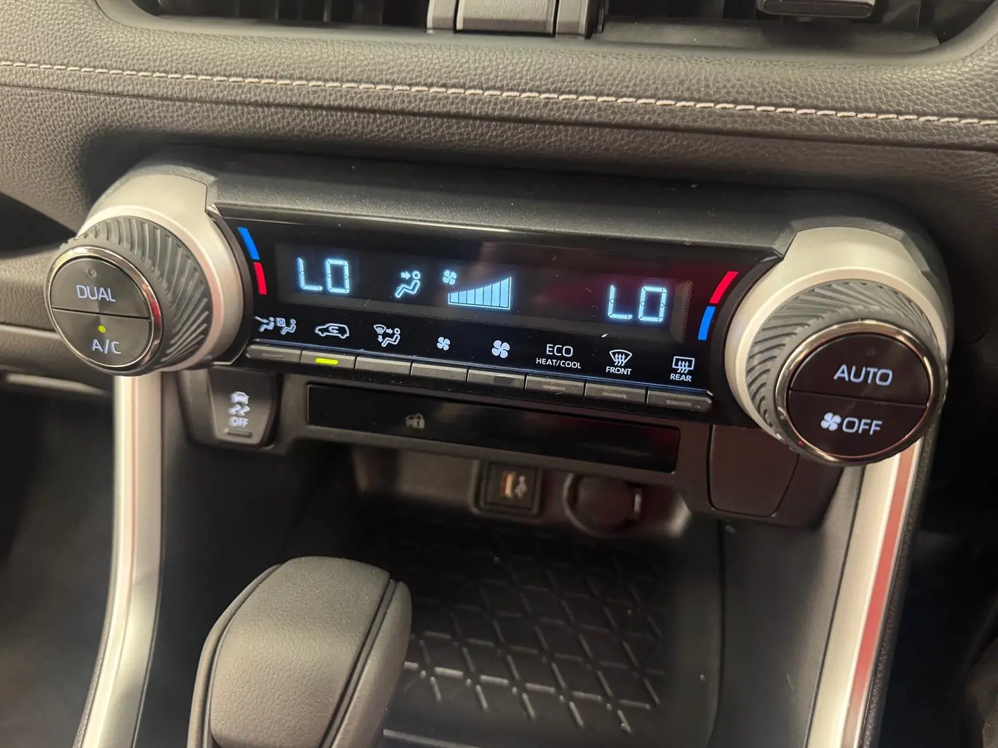 2024 Toyota RAV4 Gallery Image 23