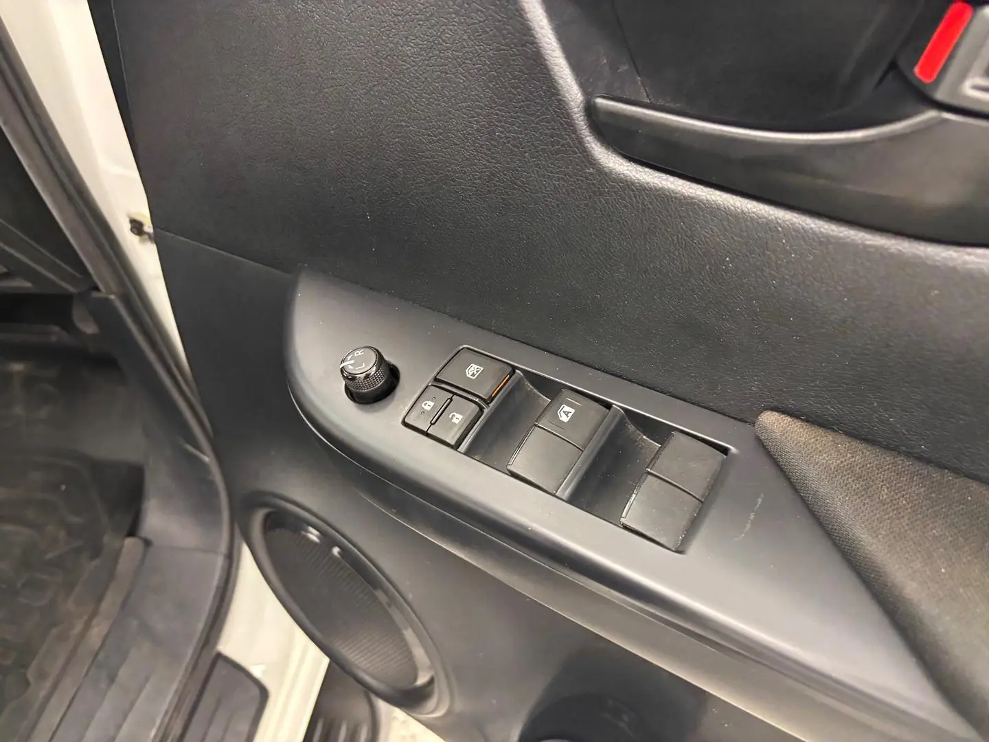 2023 Toyota Hilux Gallery Image 25