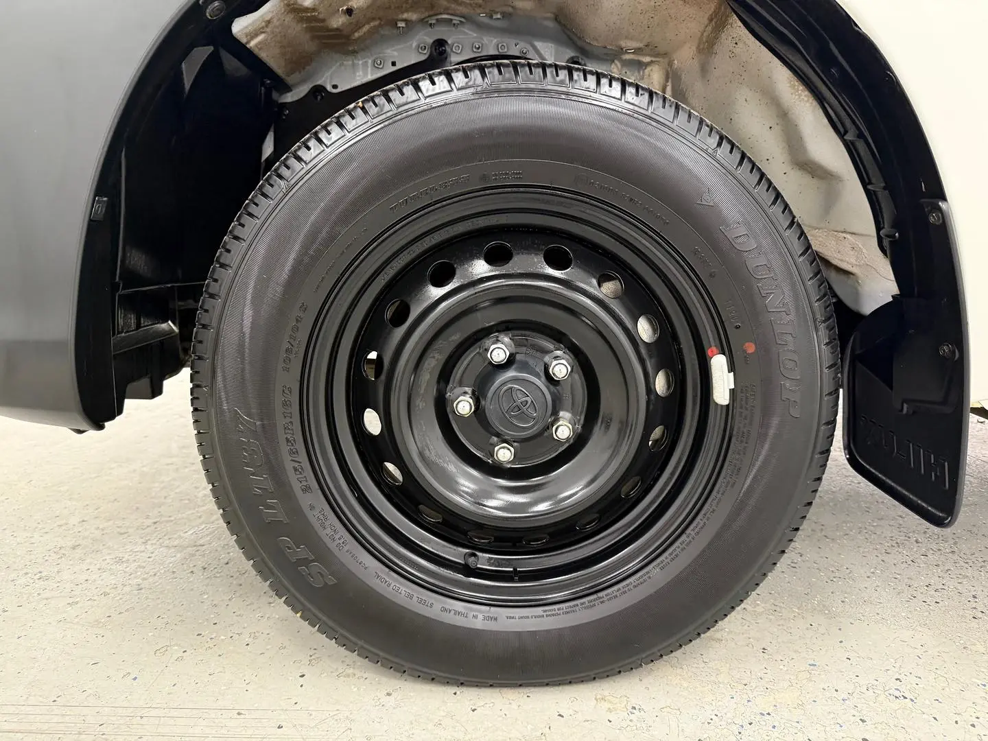 2020 Toyota Hilux Gallery Image 9